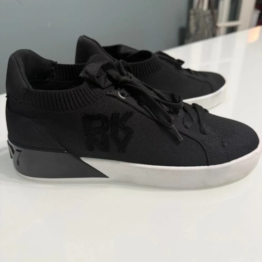 DKNY Mallory Black Knit Sneakers Size 8.5